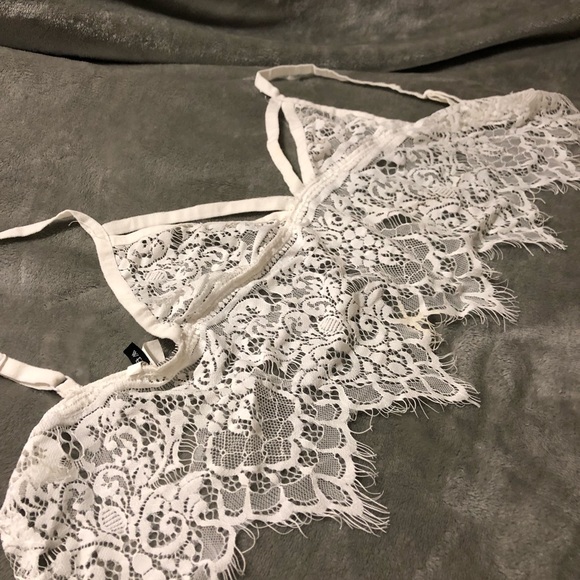 Size M lace crop top - Picture 2 of 4